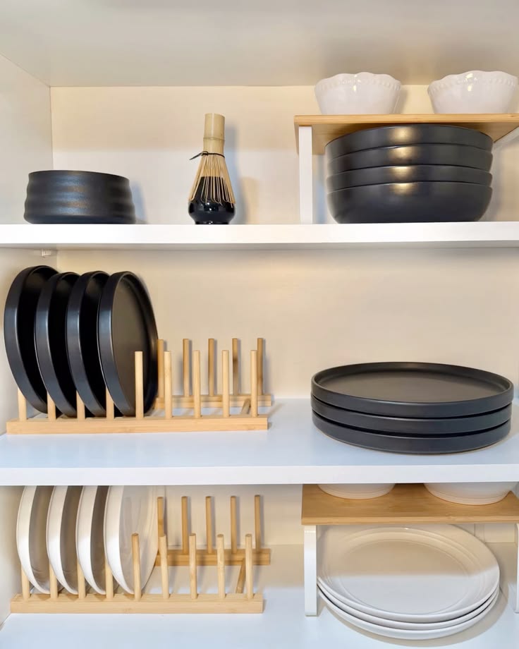 Give your kitchen cabinets a clean and organized look with s