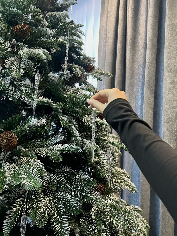 #christmas #newyear #christmastree #tree #crystal #crystals 