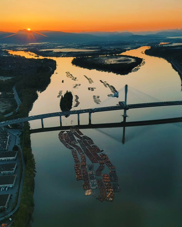 TrafficTrish | Beautiful #Vancouver sunrises are always wort