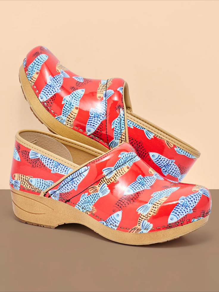This bold, eye-catching design features a fun sardine patter