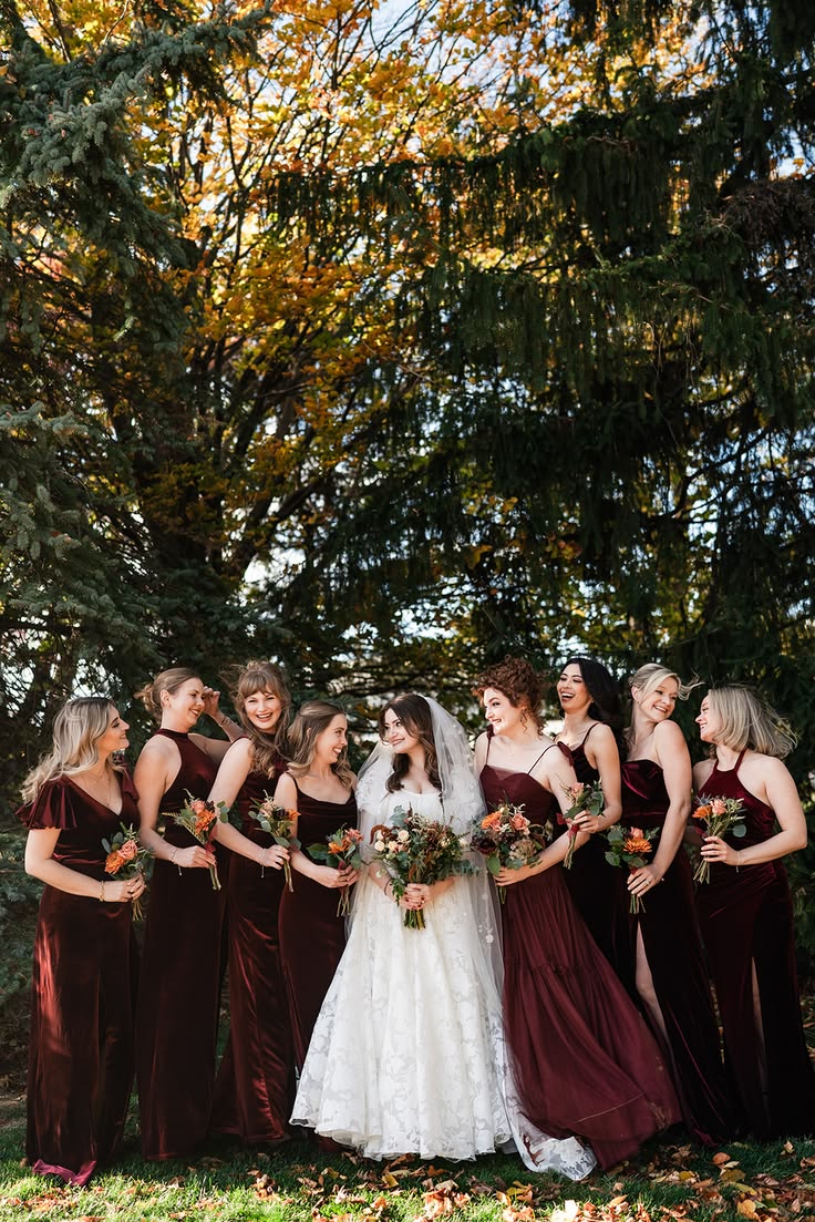 This fall wedding party looked so elegant. The deep burgandy