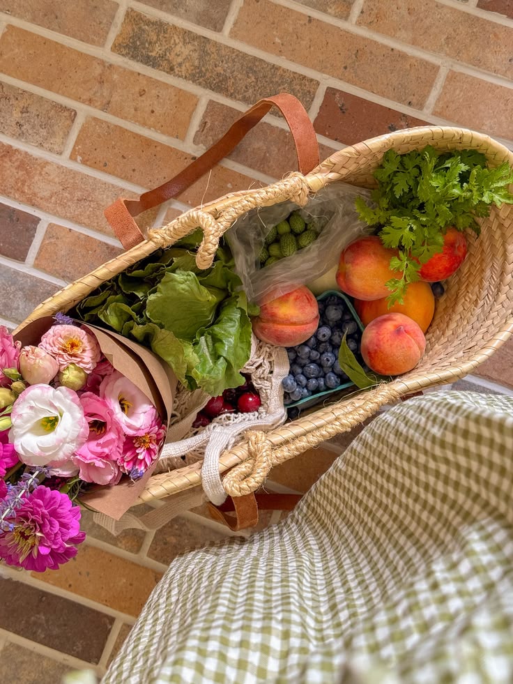 loves a farmers market 🌼🧺🫐
-

-
Pinterest girl, Pinterest ae