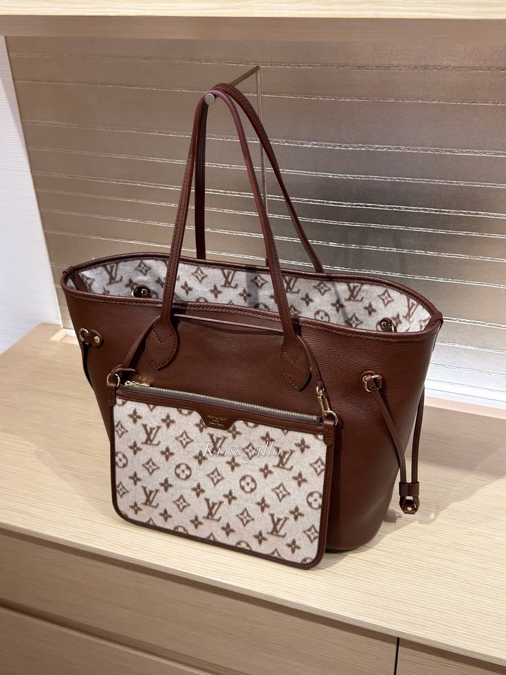 New LV ❄️ @kriss_allo ваш персональный Байер 
Bauer 

Dior C