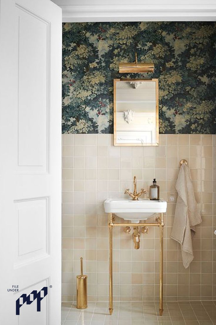 Clay tiles in the bathroom glazed with 'Yellow Snow'.