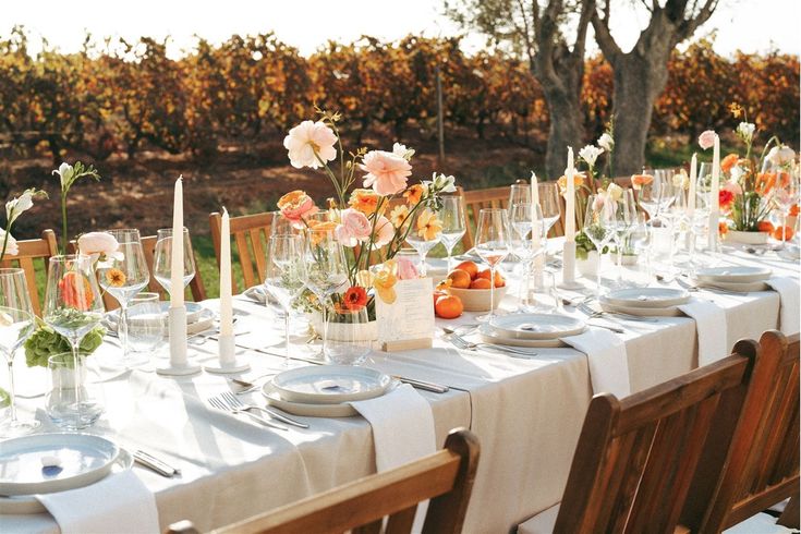 Orange wedding vibes 🍊🧡

Flowers: @bloomery.floraldesign

#w