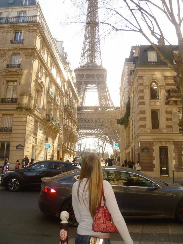#paris #aesthetic #wallpaper #city #seasons #pariswallpaper