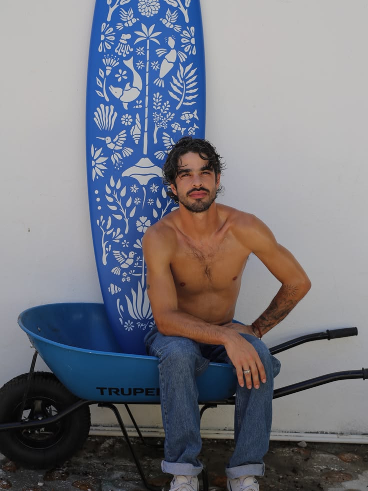 California dreamin’ 

My latest hand painted surfboard, insp