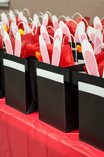 Creating a Magic Theme Birthday Party!