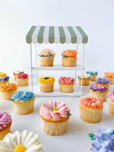 Learn how to pipe gorgeous buttercream flower cupcakes! This