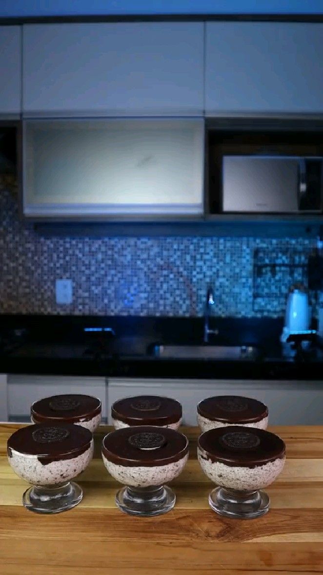 Aprenda essa receita de Oreo no copo com apenas 4 ingredient
