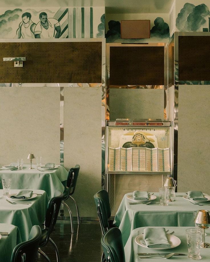 Housed in the iconic 1926 Wurlitzer Building, Ash Bar Detroi