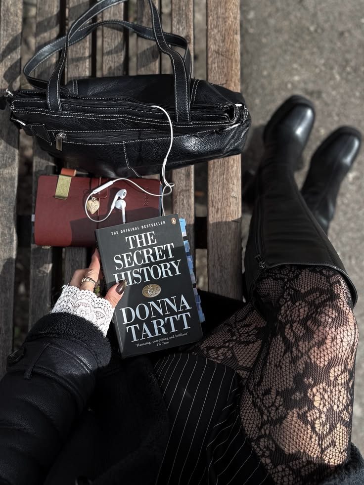 Spring but make it dark academia 🖤