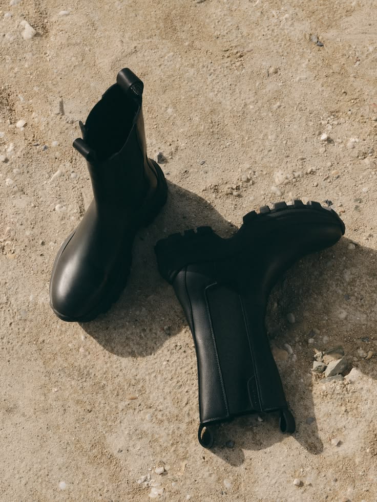 COPENHAGEN STUDIOS x FARINA OPOKU

Bold silhouettes, sporty 
