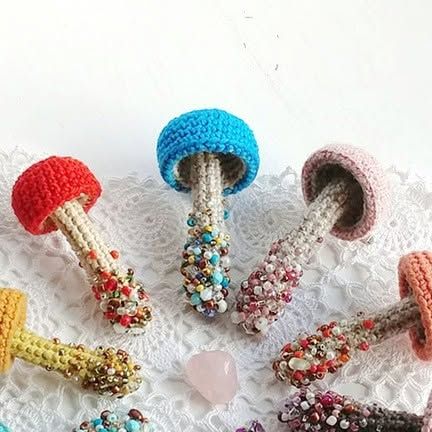 🌺 Happy Poppy 🌺 on Instagram: "A circle of mushrooms 🍄🧡🍄  Pa