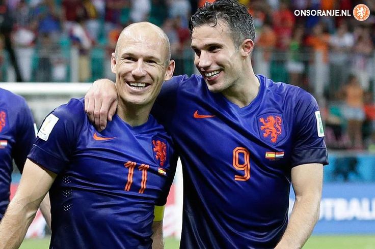 Arjen Robben and Robin van Persie after the match against Sp
