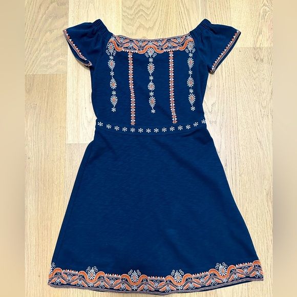 Check out this listing I just found on Poshmark: Like NEW! T