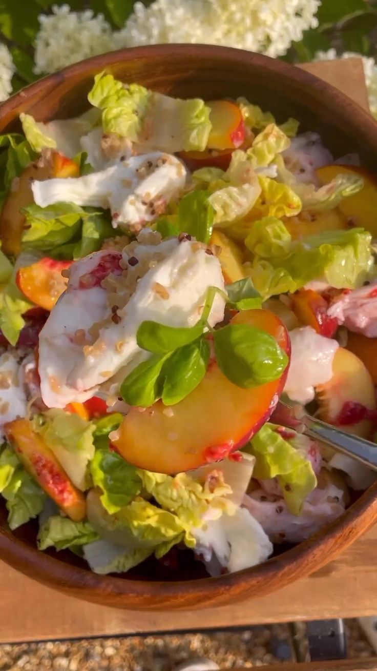 This is the perfect summer salad recipe with peach, mozzarel