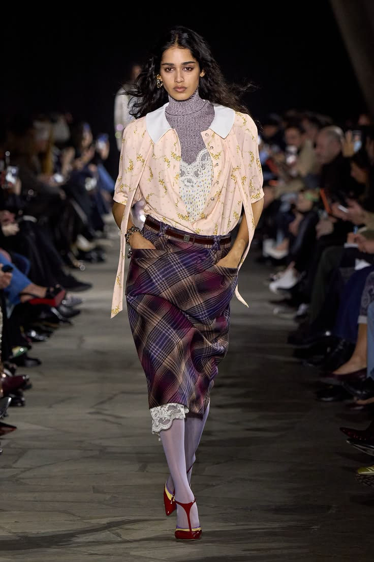 Rabanne Fall 2026 Ready-to-Wear https://www.vogue.com/fashio