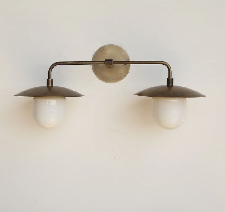 Dimensions,

Brass shade: 8" in diameter

Glass shade, hand 