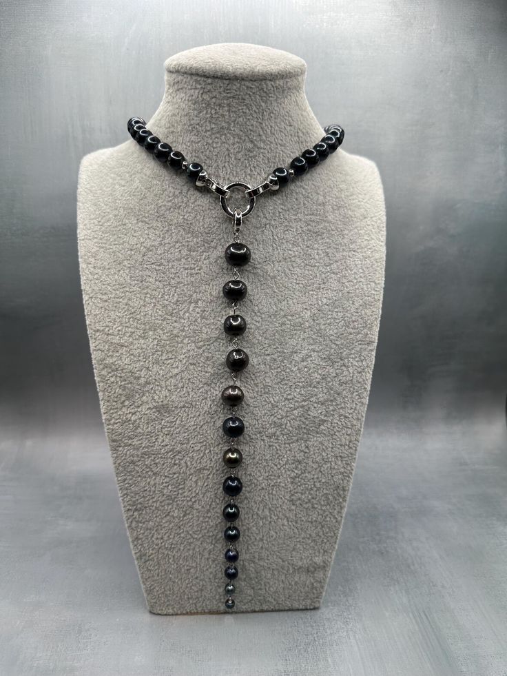 16 inch freshwater pearl necklace. Made of cultivated freshw