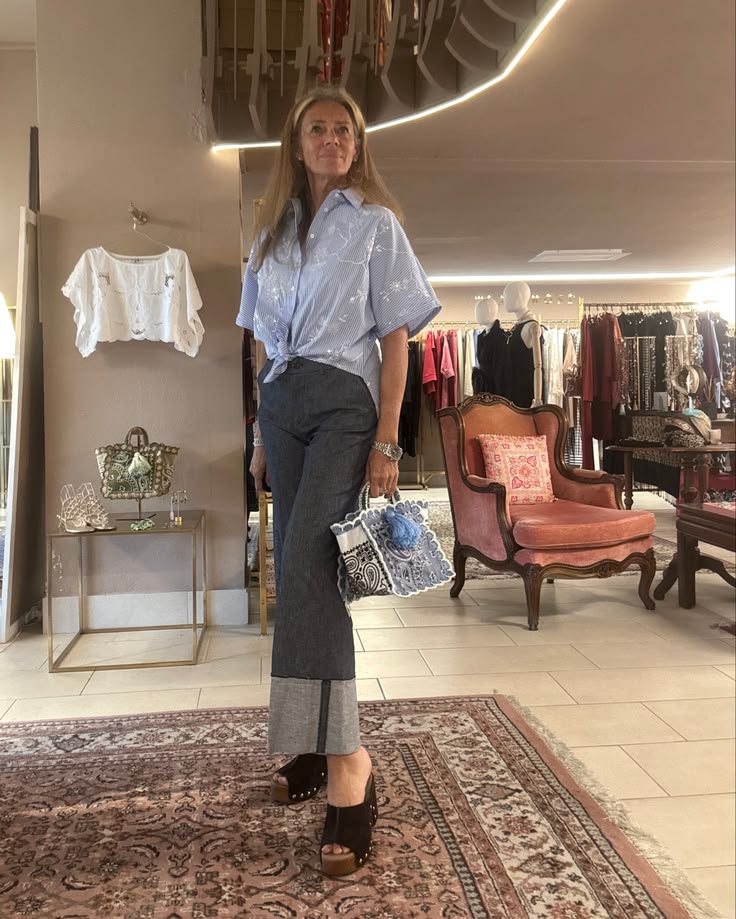 A fresh take on everyday denim.
Embroidered stripes, relaxed