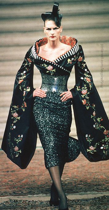 Givenchy by Alexander McQueen, Haute Couture Fall-Winter 199