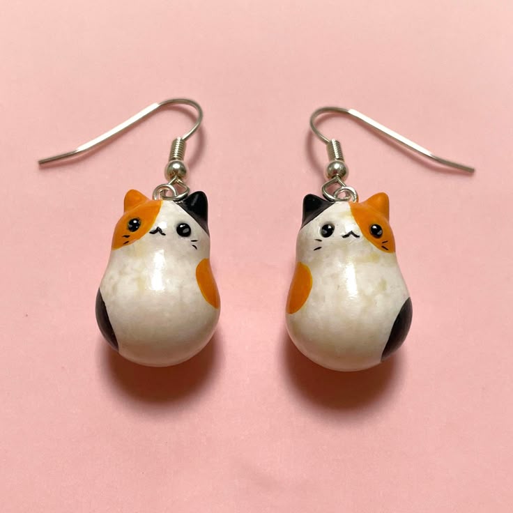 Cute calico cat earrings handmade with polymer clay, acrylic