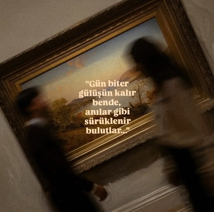 Gün biter gülüşün kalır bende 
anılar gibi sürüklenir bulutl