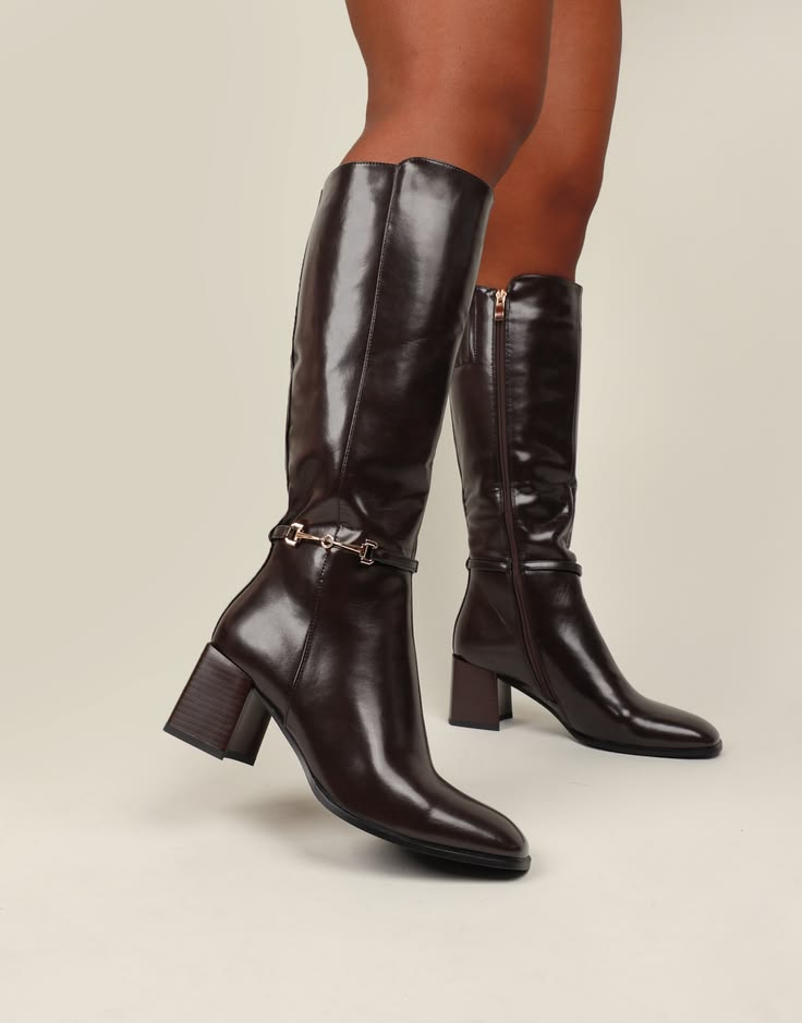 Elevate your everyday wardrobe with these stylish knee high 