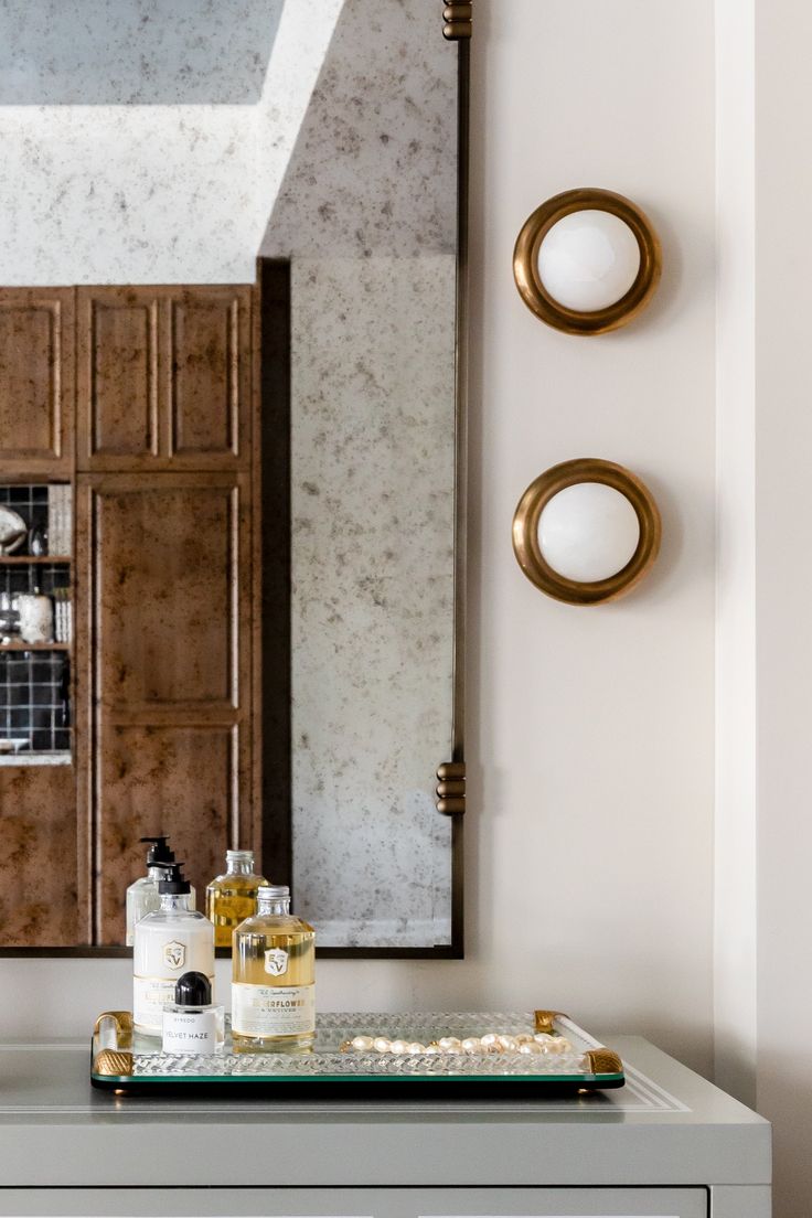 This sconce is a timeless addition with its chic, rounded fo