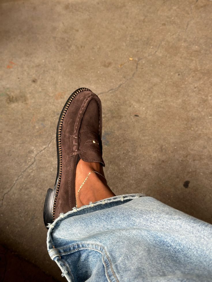 The reign of the ballet flat is being tested! Discover why b