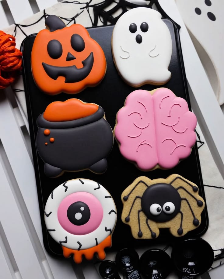 • 🧟 Rise from the dead and sign up for SCARY cute cookie cla