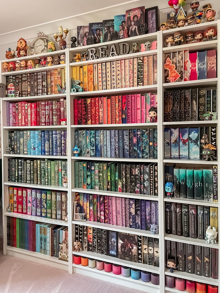 Are your shelves organised or beautifully chaotic?

Mine are