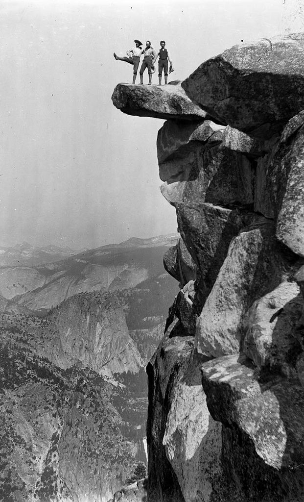 Ansel Adams, Overlooking thé Yosemite valley, c1920.