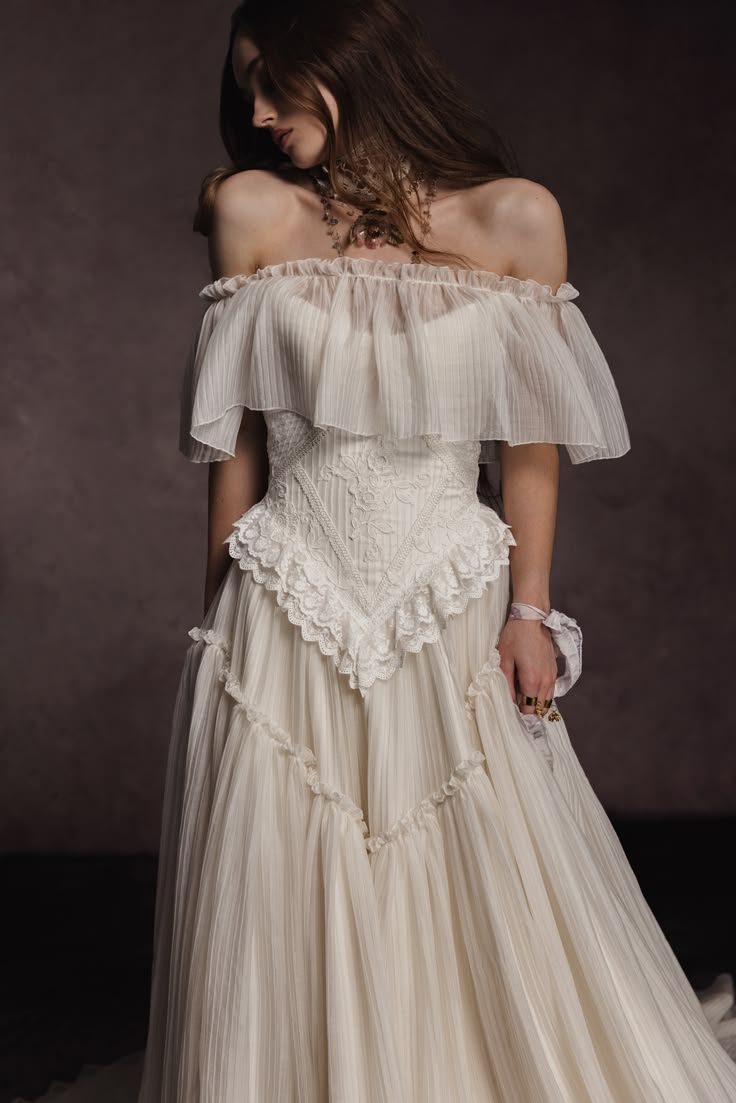A dreamlike finishing touch, the Aimery Ruffle can be worn o