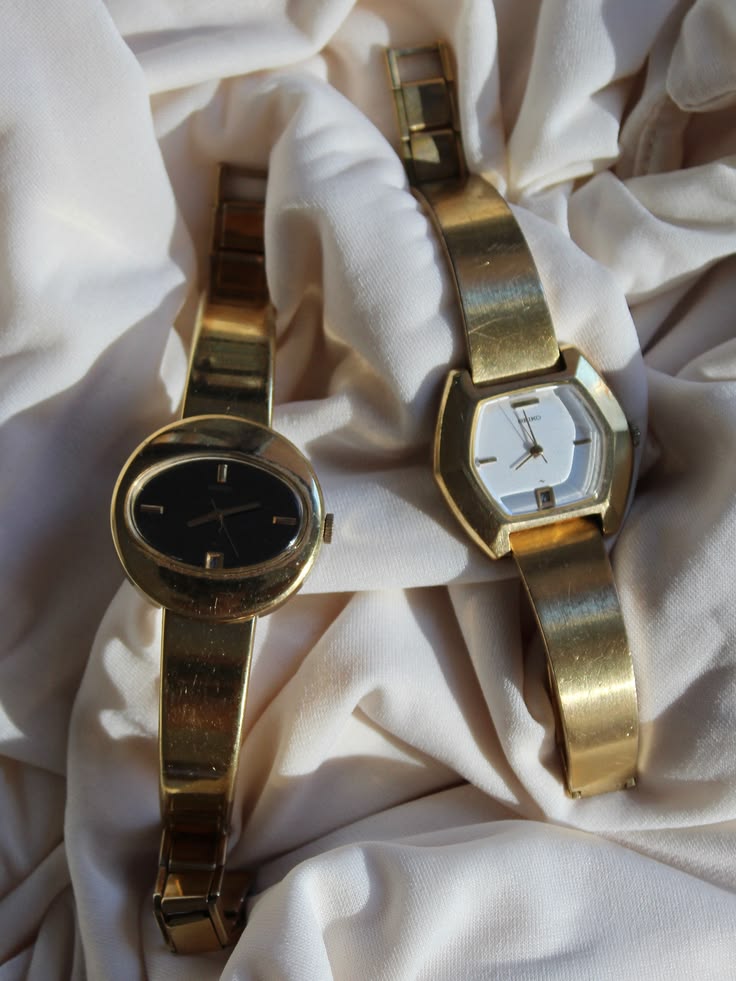 Just two rare 1970s Seikos 

#1970 #seiko #vintageseiko