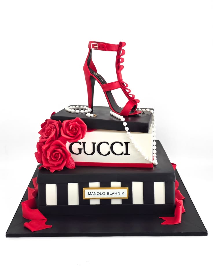 Absolutely obsessed with this bold beauty 

A luxe fashion-i