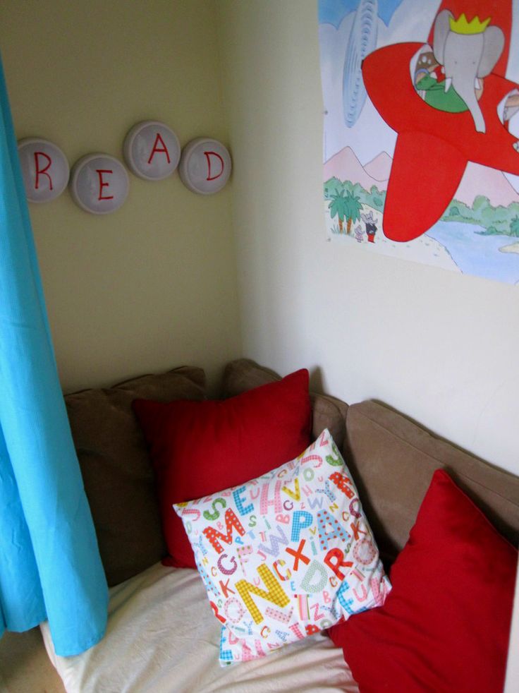 How to set up a play room with a reading nook.