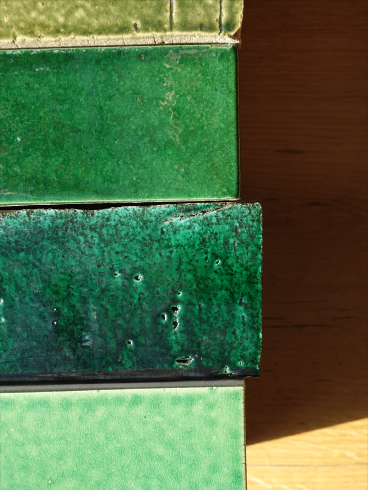 From vibrant pigments to metallic and pearlescent shades, ou