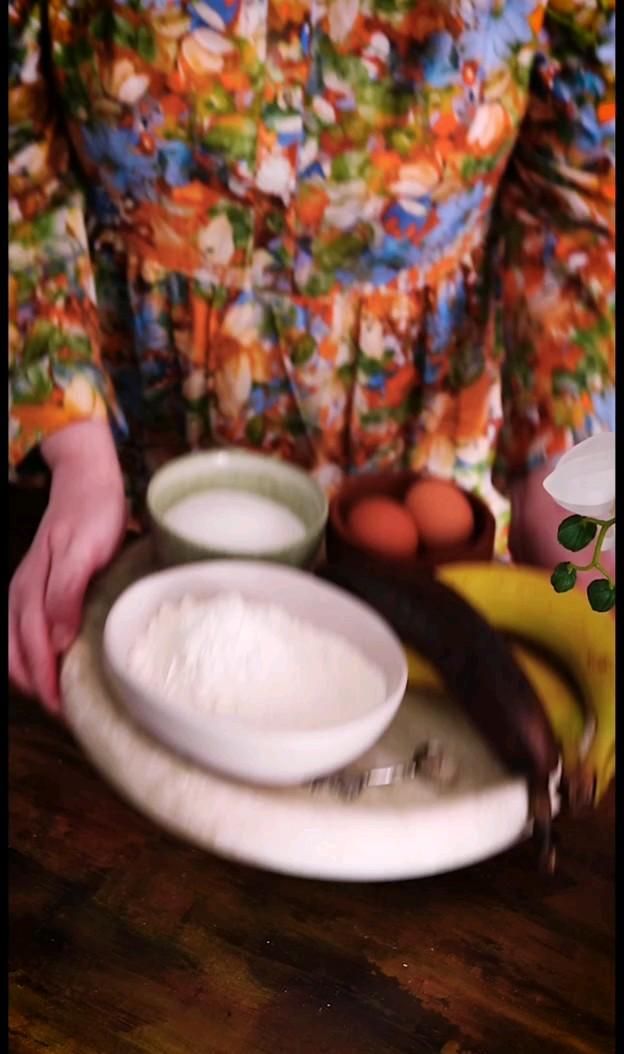 Try this beautiful and easy banana bread at home. it is pack