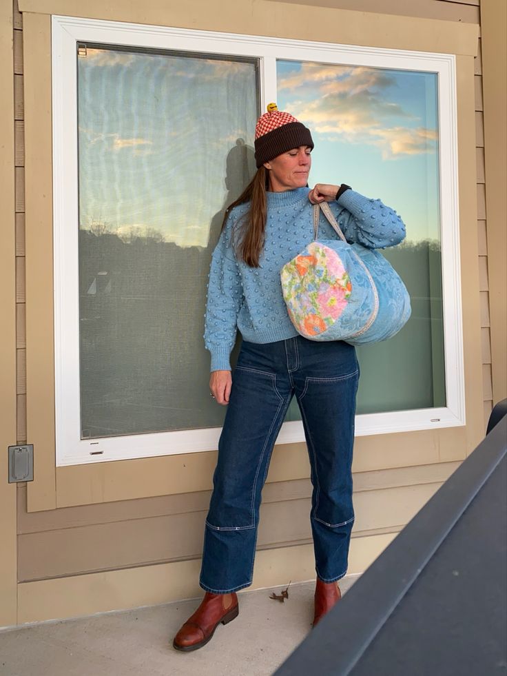 This is such a cute upcycled bag, would be fun to take on a 