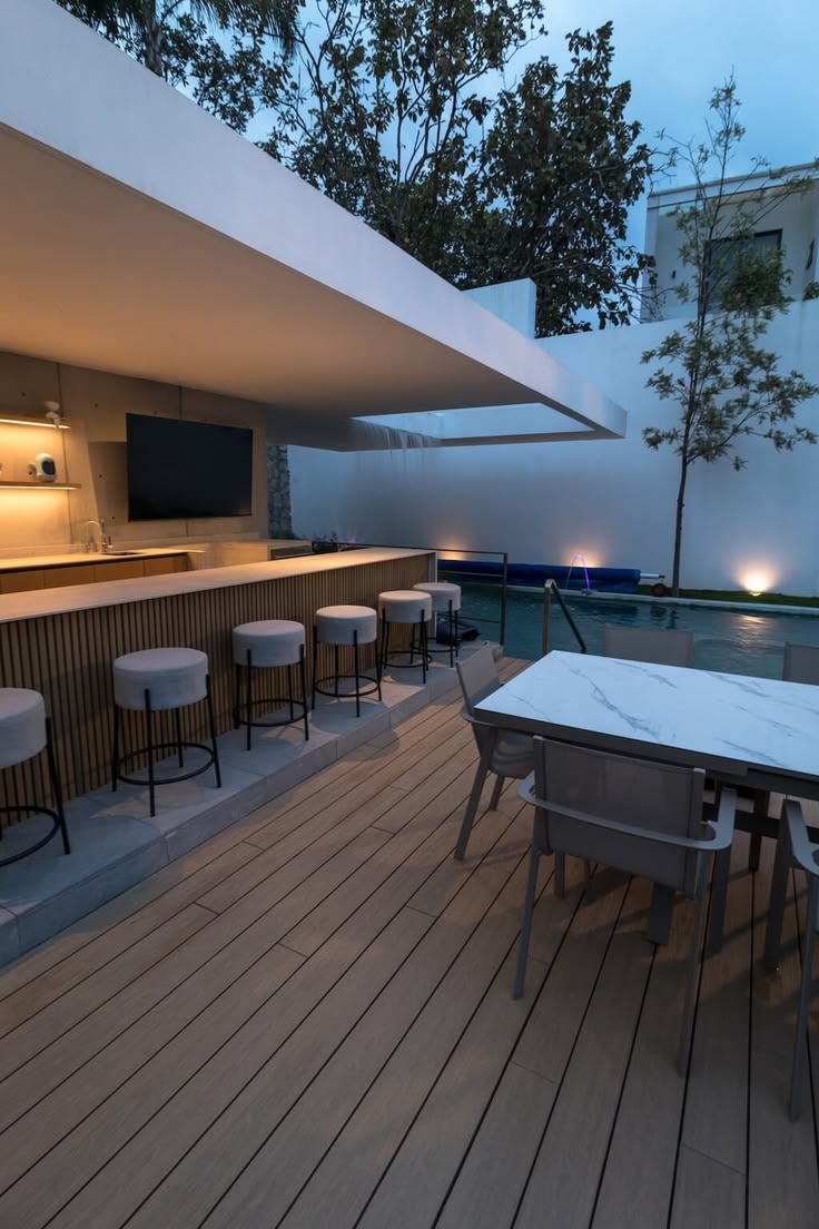 Read more: 

21 Arquitectos: House 141 emerged from the deci