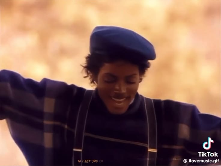 credits to @ilovemusic.gif on tiktok #michaeljackson #mj #mj