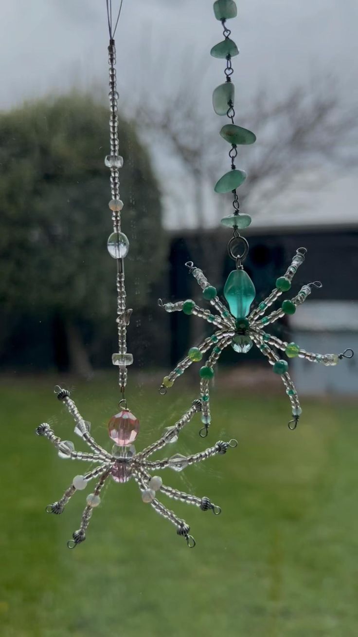 Make a beaded spider with me