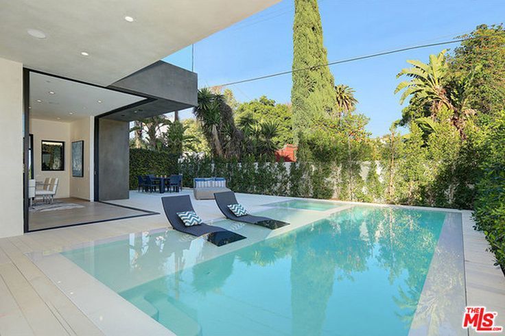 Lindsey Vonn's Ridiculous Hollywood Pad Definitely Takes the
