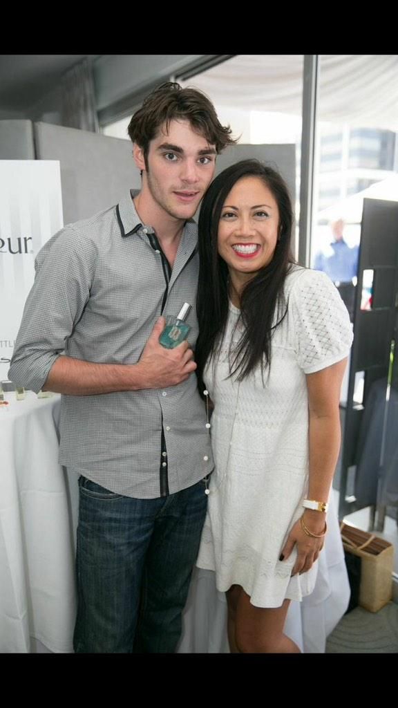 Cutie Pie @RjMitte from @BreakingBad_AMC loving @JusDAmour #
