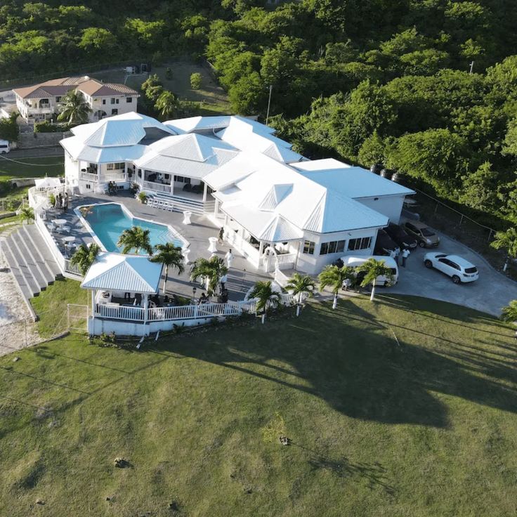 Discover Luxury Vacation Rentals with Vrbo