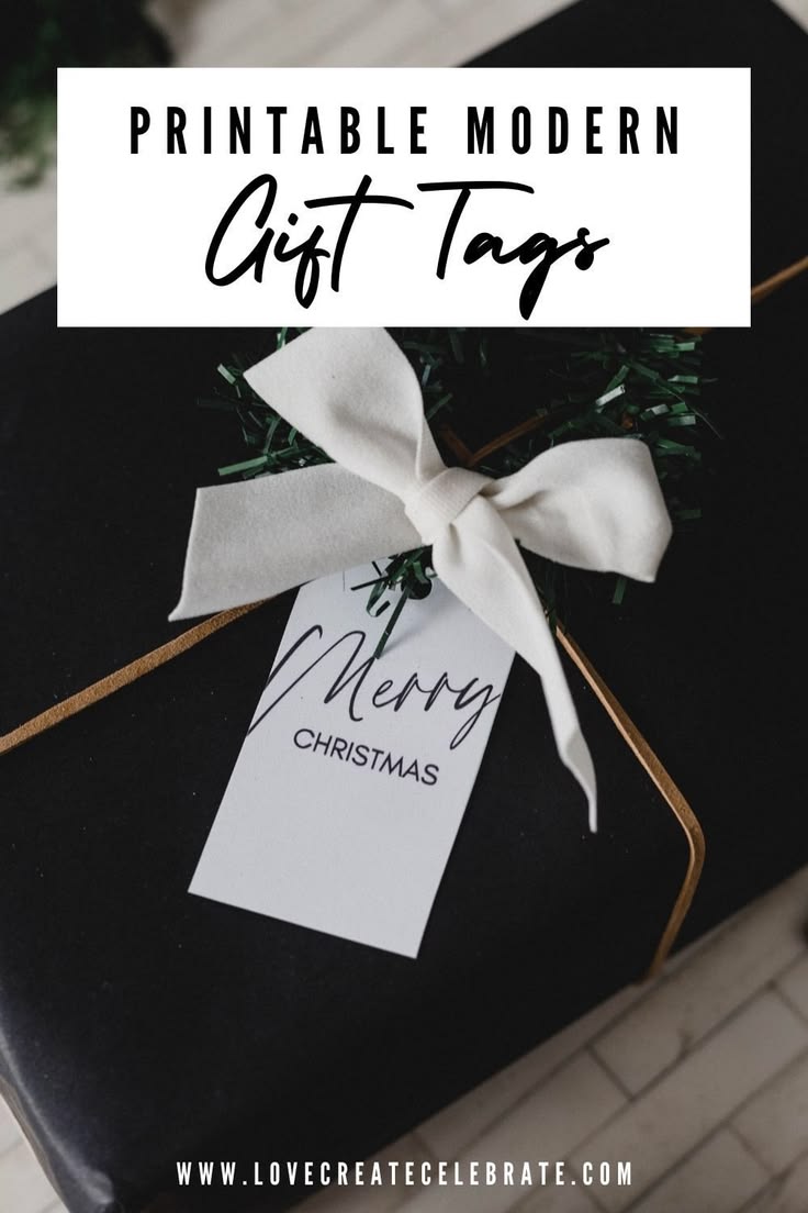 Beautiful free printable Christmas gift tags! Love this eco-