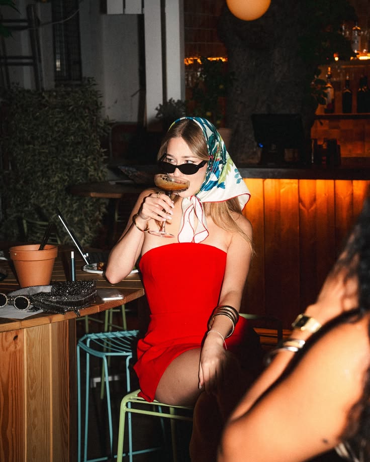 NO PLANS? GOOD. WE’RE OPEN.
A hosszú hétvégén is a szokásos 