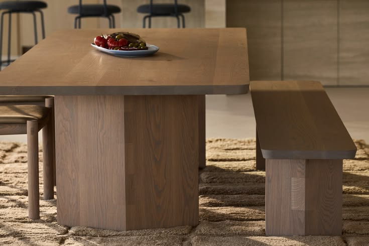 A Table That Earns its Lines by Jardan • Jardan’s Arden rang